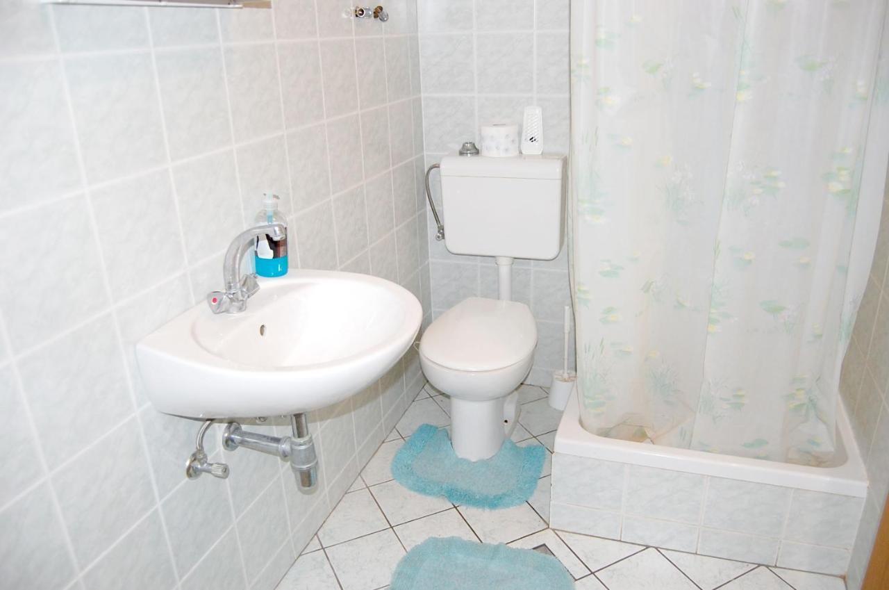 Apartment Ivan By El-Pi Tours Malinska Bagian luar foto