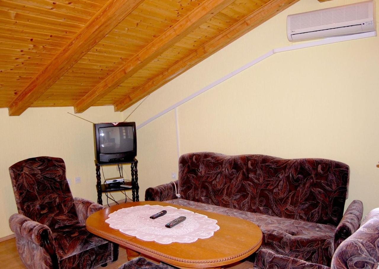 Apartment Ivan By El-Pi Tours Malinska Bagian luar foto